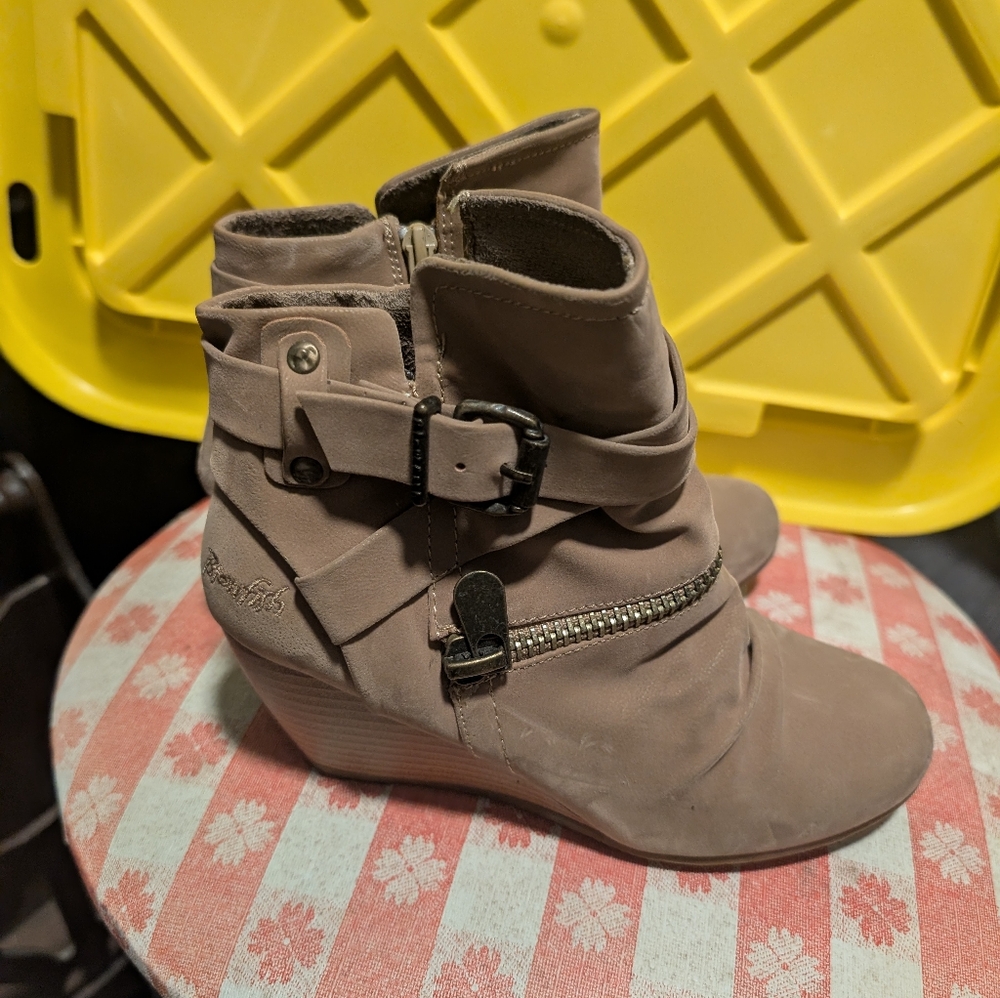 Light brown Blowfish Ankle Boots with Heel